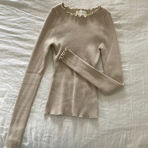 Dissh Sophia long sleeve.  Color: stone